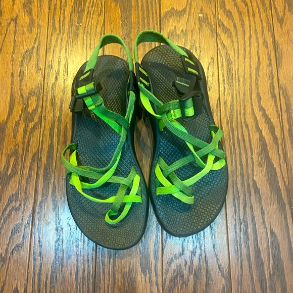 PERFECT condition Chacos - Picture 3 of 3